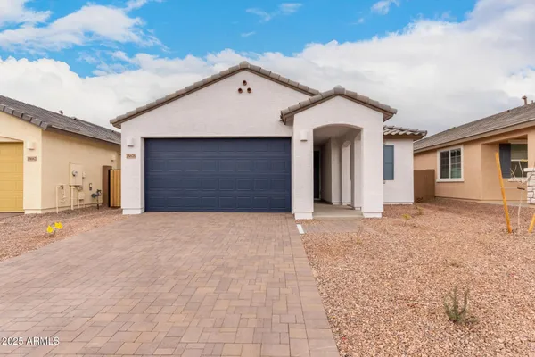 $2,300 | 15676 West Winslow Avenue, Goodyear, AZ 85338