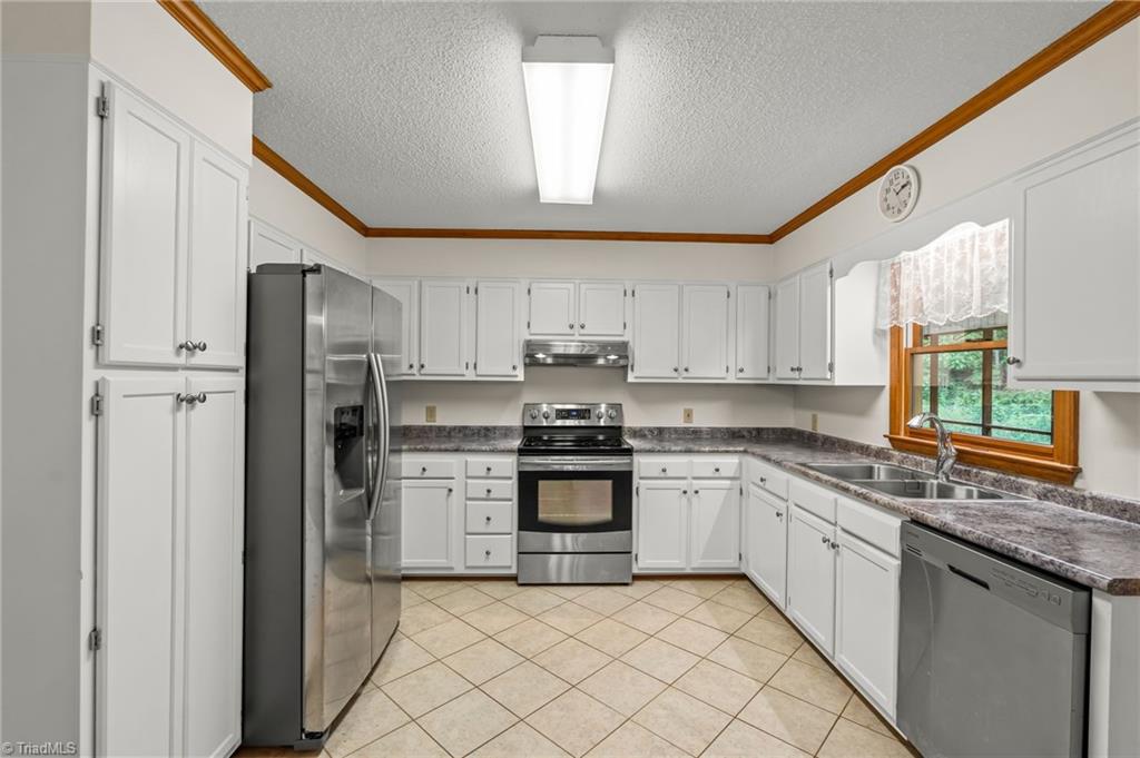 482 Motsinger Road Winston-Salem, NC 27107 - Photo 12 of 34