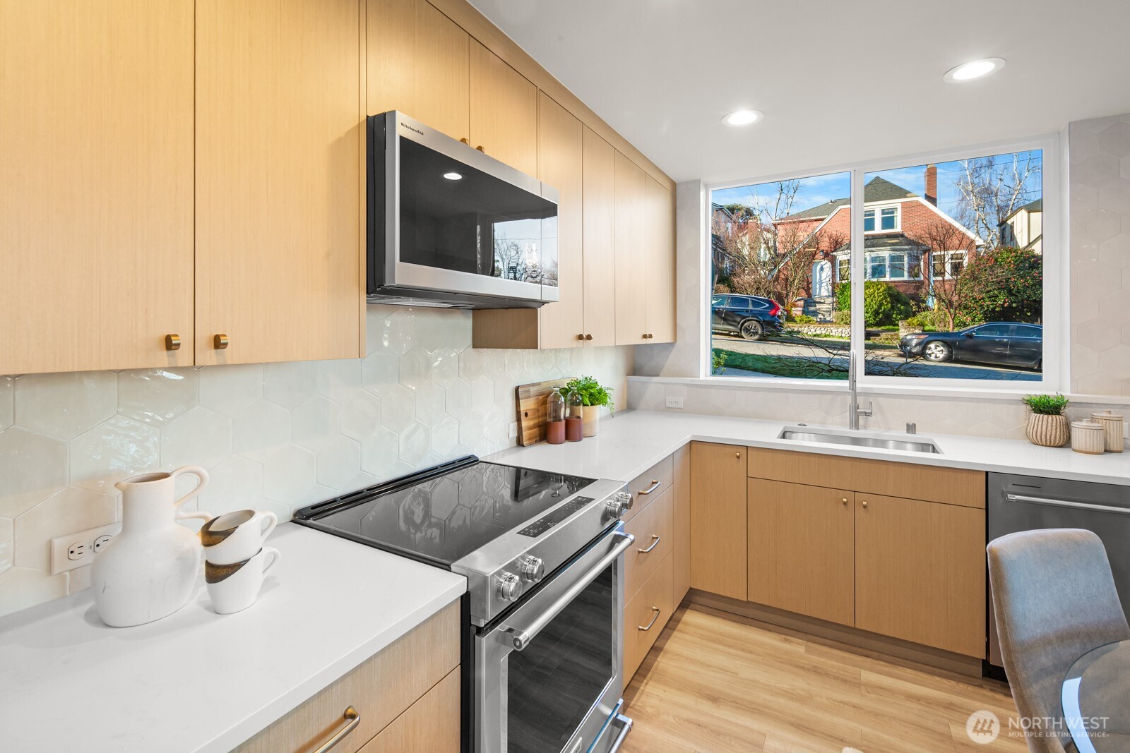 2509 North 42nd Street Seattle, WA 98103 - Photo 8 of 26