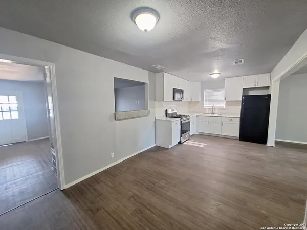 $1,500 | 4767 Lark Avenue, San Antonio, TX 78228