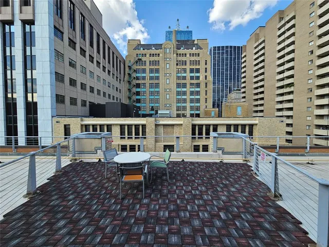 a black and white photo of a kitchen