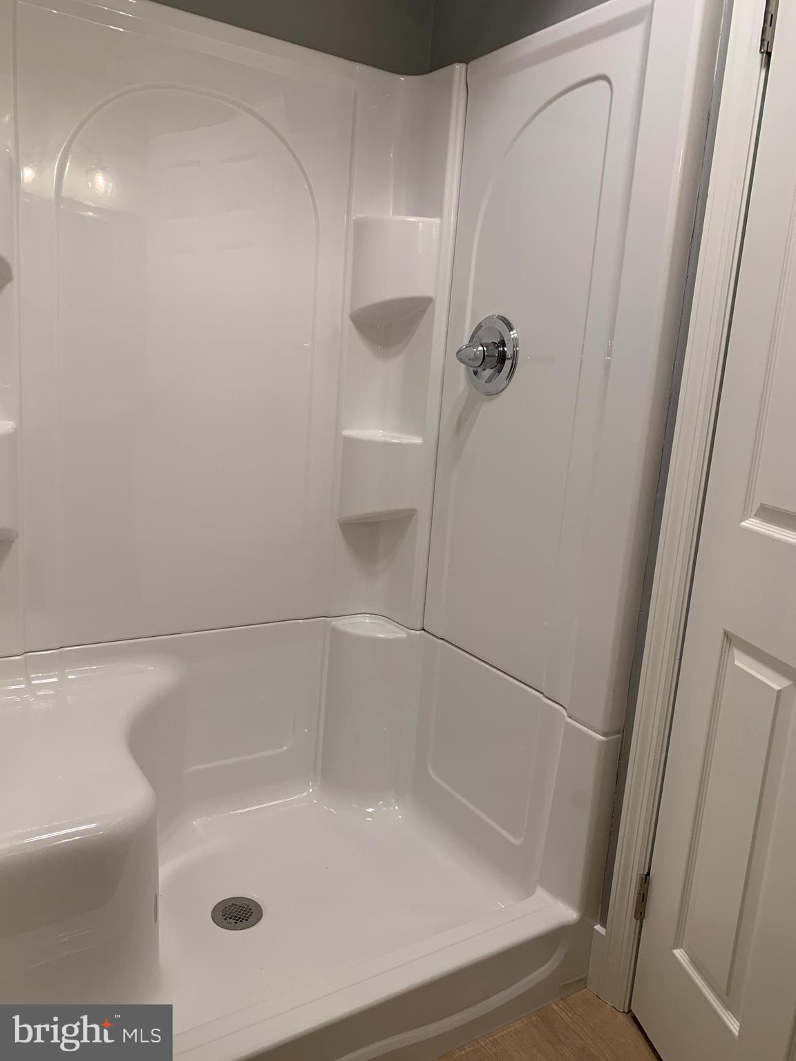 549 Hi View Drive Lititz, PA 17543 - Photo 29 of 42 a close up of a bathtub