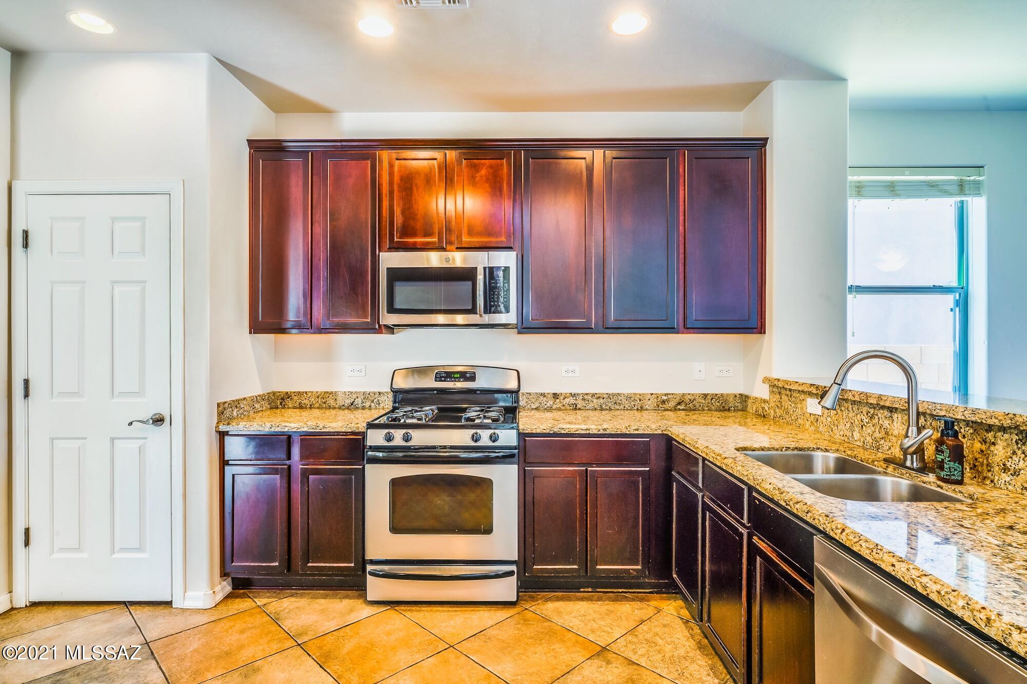203 East Refuge Loop Vail, AZ 85641 - Photo 13 of 39