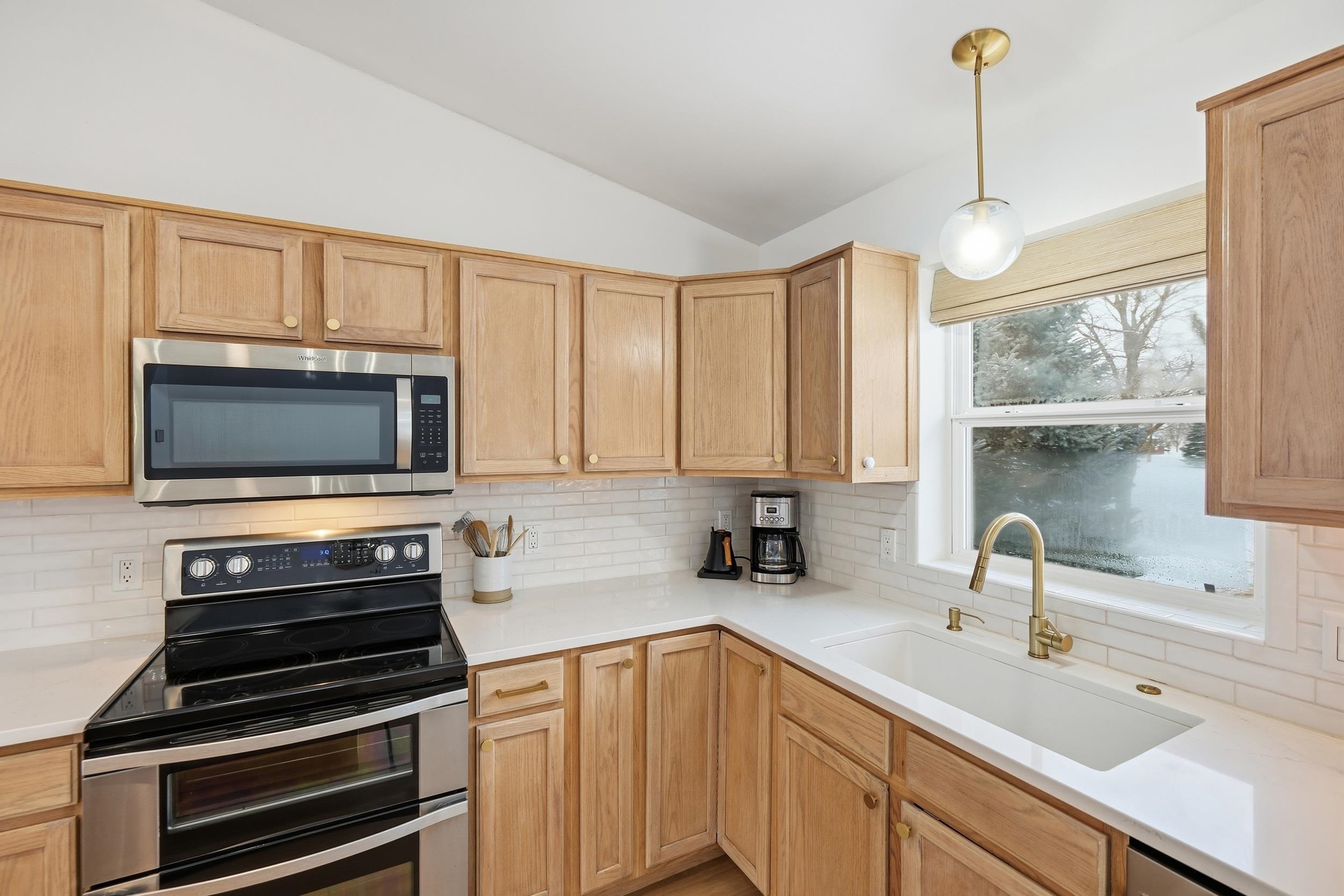 906 Stonecress Court Sun Prairie, WI 53590 - Photo 16 of 80