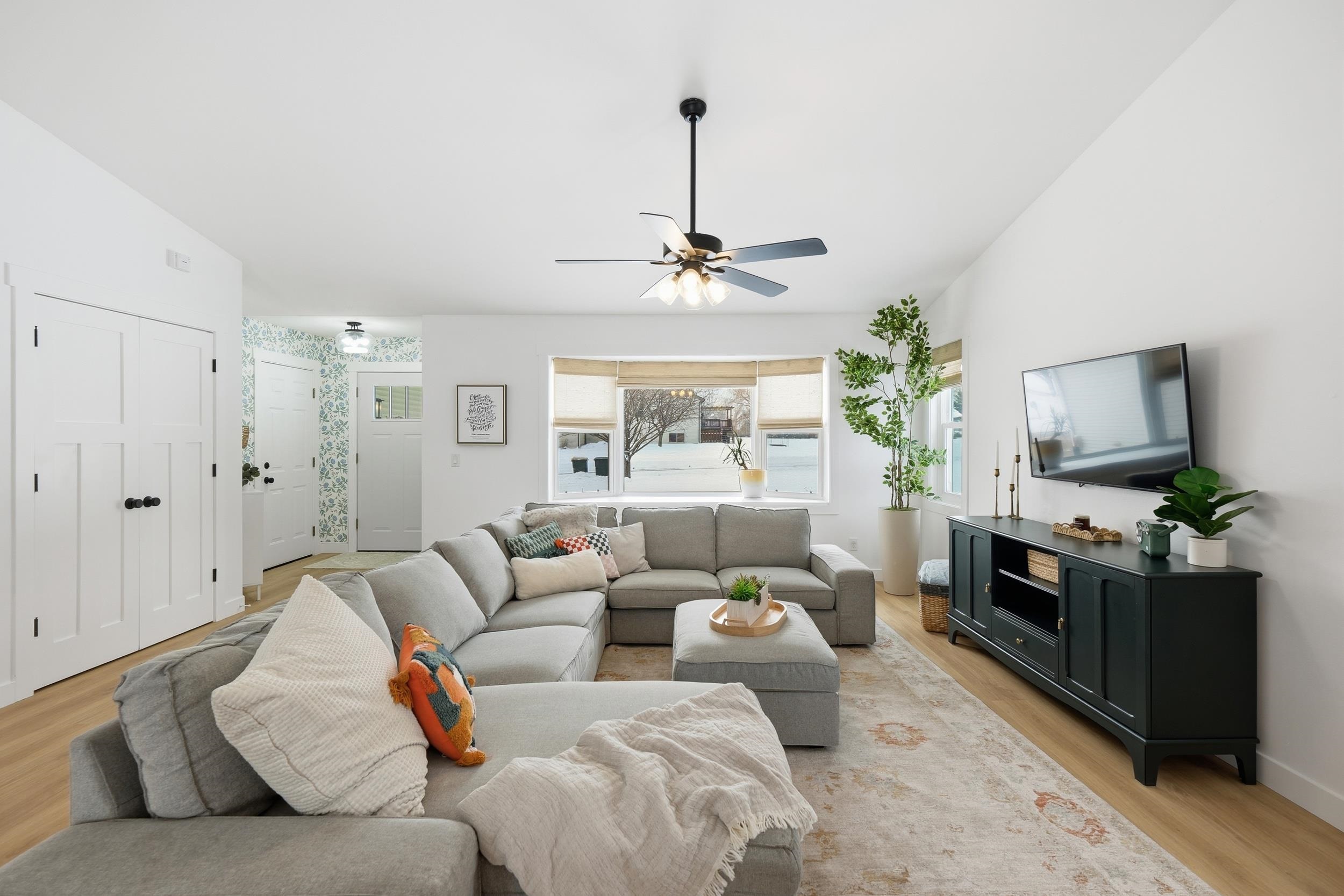 906 Stonecress Court Sun Prairie, WI 53590 - Photo 4 of 80