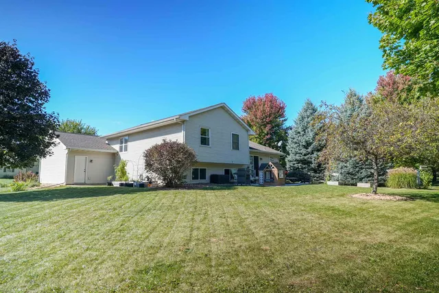 $499,000 | 906 Stonecress Court, Sun Prairie, WI 53590