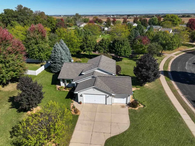 $499,000 | 906 Stonecress Court, Sun Prairie, WI 53590