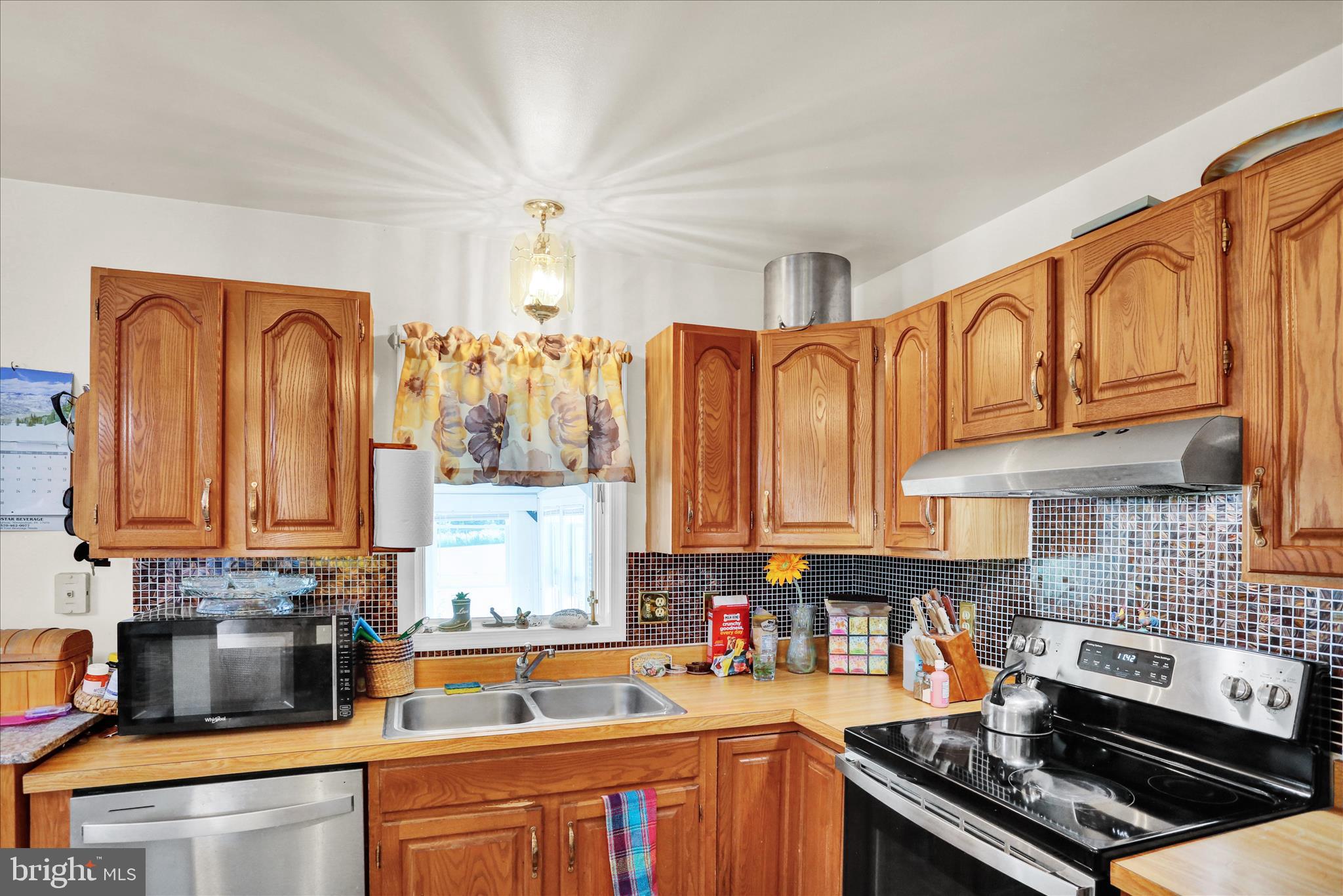 108 Hollow Road Ringtown, PA 17967 - Photo 6 of 37 E26A2690