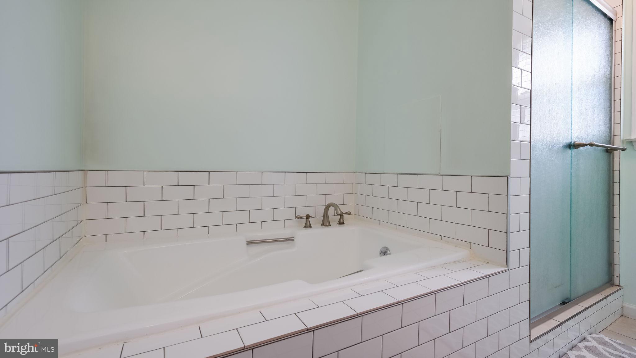 1608 Clearbrook Road Lansdale, PA 19446 - Photo 31 of 52 Primary Soaking Tub