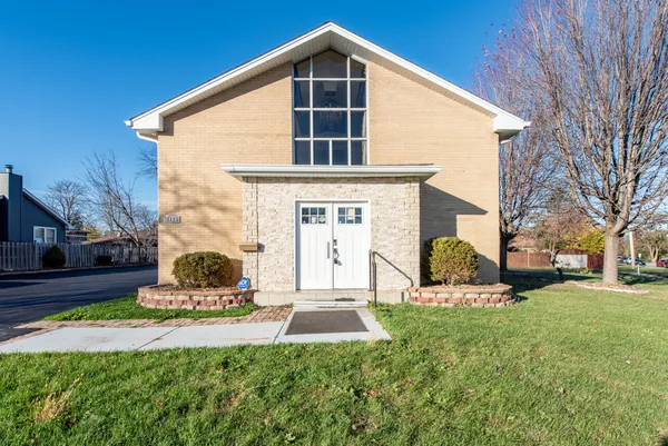$469,000 | 2126 10th Street, Waukegan, IL 60085