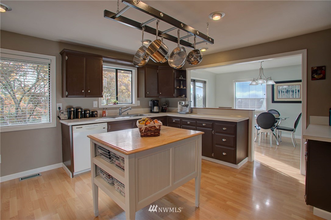 916 North Rice Street Aberdeen, WA 98520 - Photo 5 of 25 Gallery Image 5