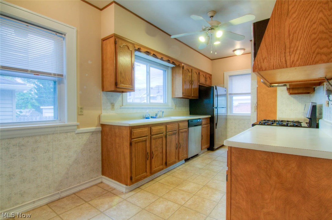 3305 Silsby Road Cleveland, OH 44118 - Photo 6 of 26 Gallery Image 6