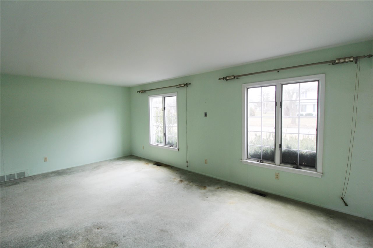 331 Holland Road Flushing, MI 48433 - Photo 6 of 31