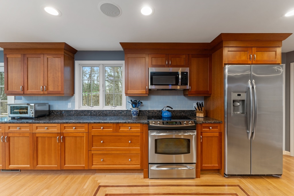 15 Castle Road Norfolk, MA 02056 - Photo 15 of 41 Gallery Image 15