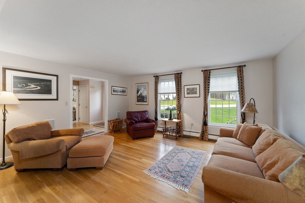 15 Castle Road Norfolk, MA 02056 - Photo 23 of 41 Gallery Image 23