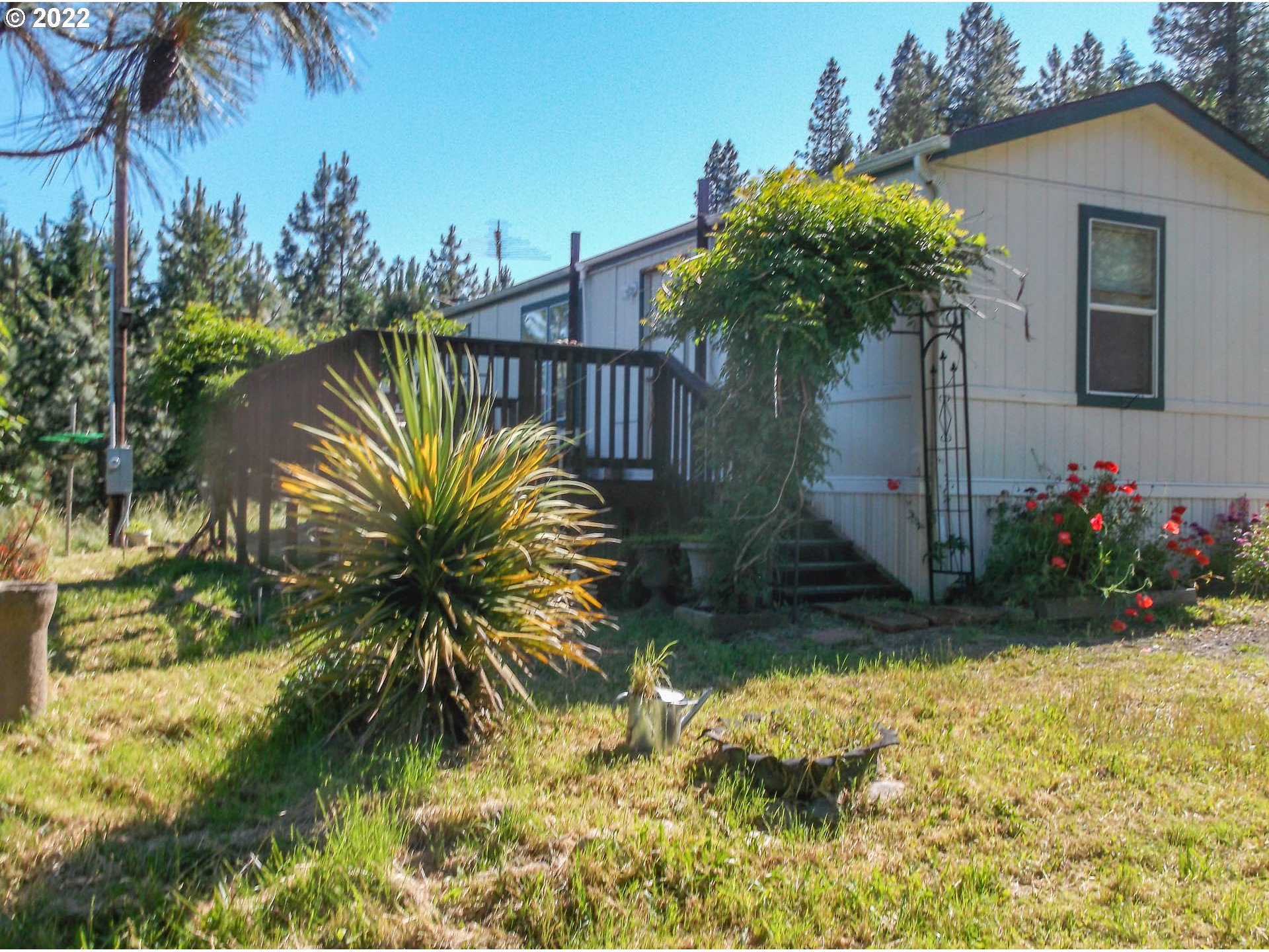 860 Valley Road Roseburg, OR 97471 - Photo 1 of 16 Gallery Image 1