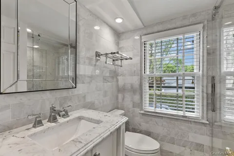 $5,995,000 | 8 Boxwood Lane, Rye, NY 10580