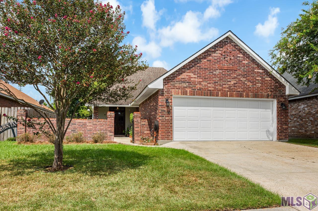 2036 Hunters Way Drive Baton Rouge, LA 70816 - Photo 2 of 17 Gallery Image 2