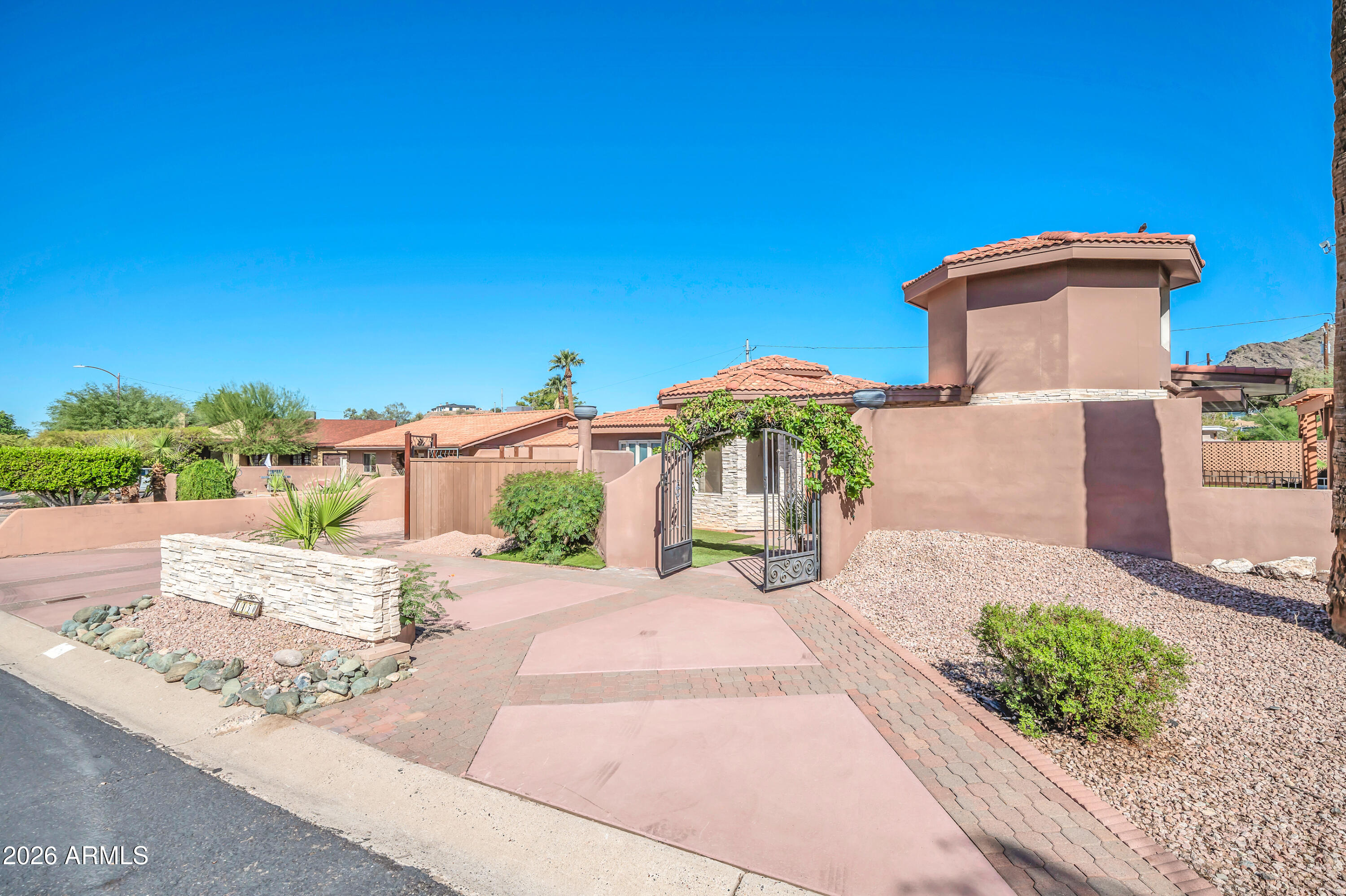 1450 East Royal Palm Road Phoenix, AZ 85020 - Photo 56 of 72 1450 E Royal Palm Rd-5
