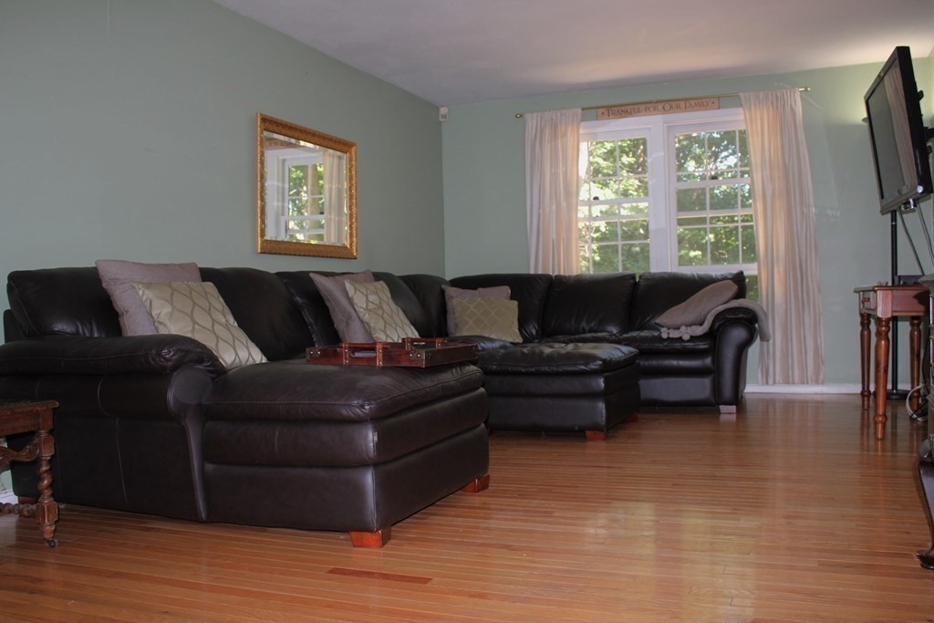 34 Ripley Street Chelmsford, MA 01863 - Photo 13 of 27 Gallery Image 13