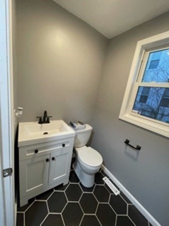 379 Central Street Springfield, MA 01105 - Photo 6 of 9 Gallery Image 6
