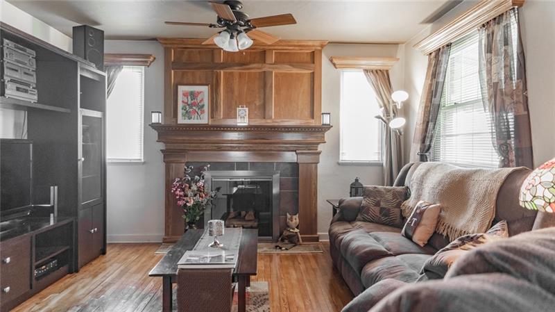 3235 Mt Troy Road Pittsburgh, PA 15212 - Photo 3 of 19 Gallery Image 3