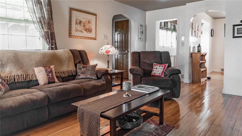 3235 Mt Troy Road Pittsburgh, PA 15212 - Photo 4 of 19 Gallery Image 4