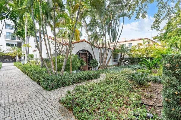 $7,500 | 1024 Lenox Avenue, Unit 1, Miami Beach, FL 33139