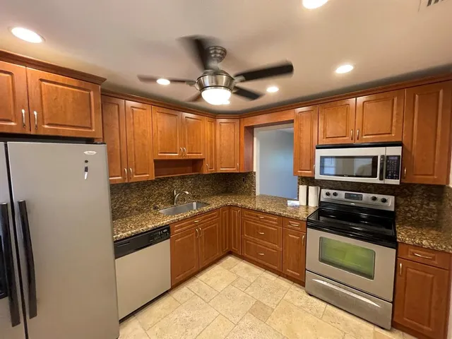 $1,925 | 8161 Southwest 24th Court, Unit 403, Davie, FL 33324