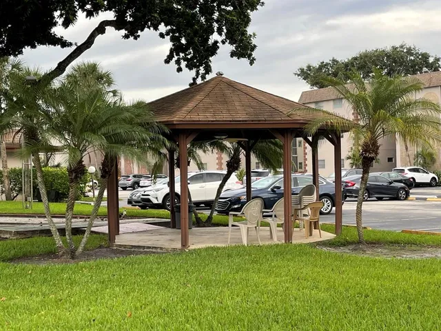 $1,925 | 8161 Southwest 24th Court, Unit 403, Davie, FL 33324