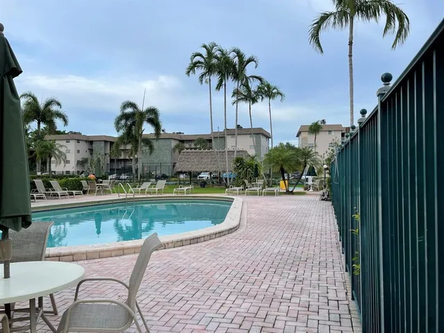 $1,925 | 8161 Southwest 24th Court, Unit 403, Davie, FL 33324