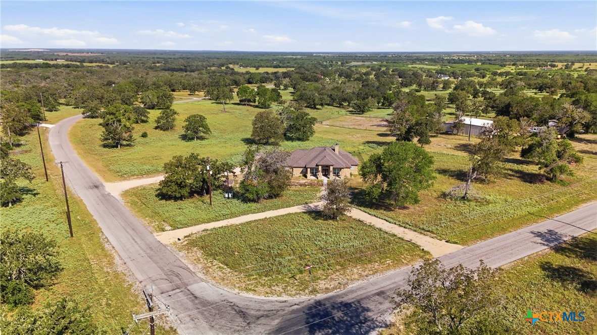 494 Flash Circle Luling, TX 78648 - Photo 5 of 47 Gallery Image 5