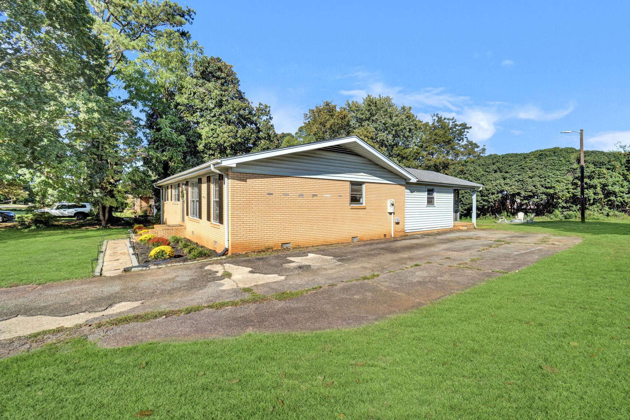 3038 Elmhurst Drive Boiling Springs, SC 29316 - Photo 39 of 43