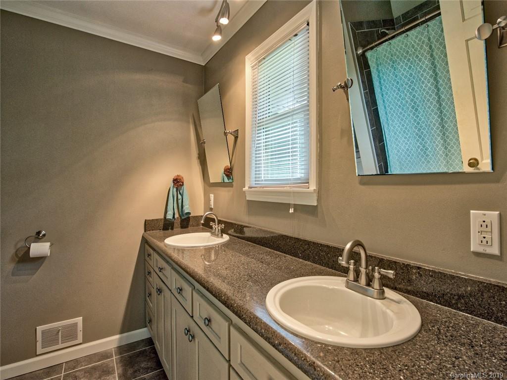 144 Auburn Road Waynesville, NC 28786 - Photo 16 of 33 Gallery Image 16