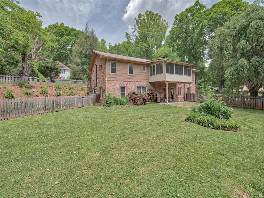 144 Auburn Road Waynesville, NC 28786 - Photo 3 of 33 Gallery Image 3