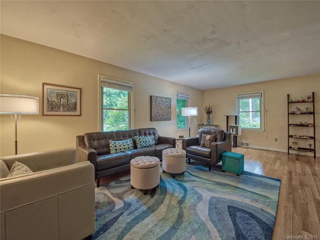 144 Auburn Road Waynesville, NC 28786 - Photo 5 of 33 Gallery Image 5