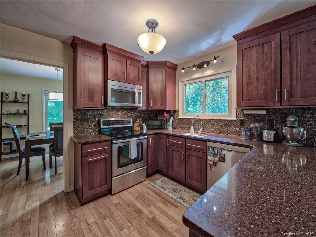 144 Auburn Road Waynesville, NC 28786 - Photo 8 of 33 Gallery Image 8