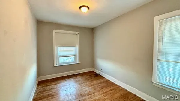 $1,000 | 953 Catalpa Street, Unit 2F, St. Louis, MO 63112