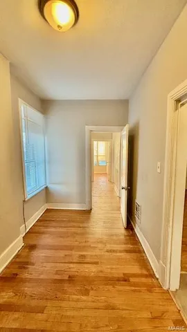 $1,000 | 953 Catalpa Street, Unit 2F, St. Louis, MO 63112