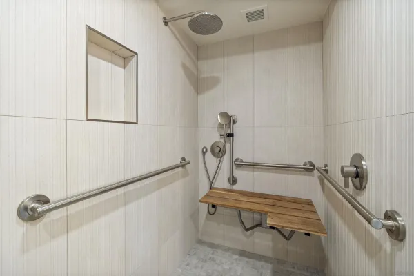 $4,795 | 500 West Harbor Drive, Unit 1020, San Diego, CA 92101