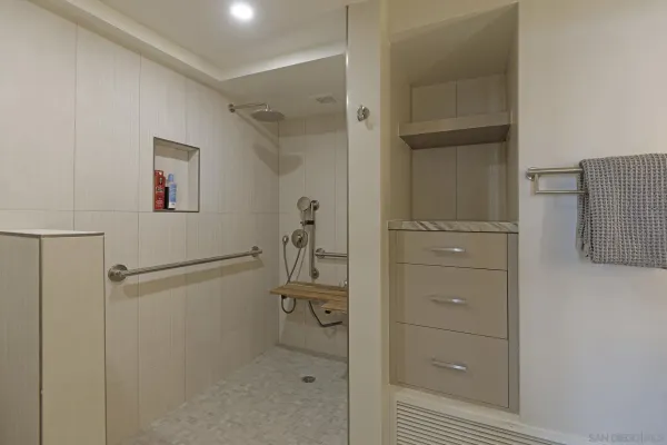$4,795 | 500 West Harbor Drive, Unit 1020, San Diego, CA 92101