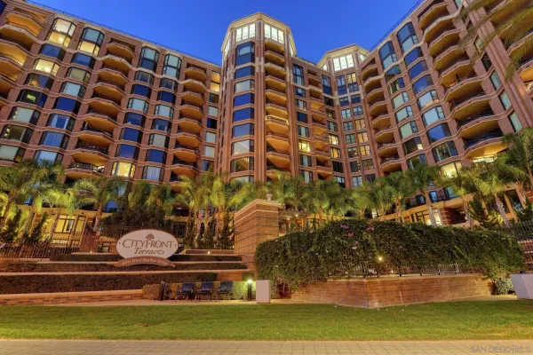 $4,795 | 500 West Harbor Drive, Unit 1020, San Diego, CA 92101