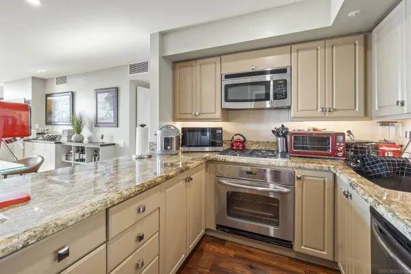 $4,795 | 500 West Harbor Drive, Unit 1020, San Diego, CA 92101