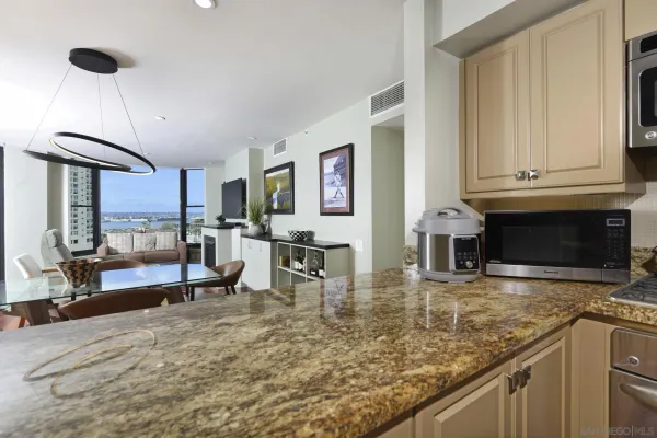 $4,795 | 500 West Harbor Drive, Unit 1020, San Diego, CA 92101
