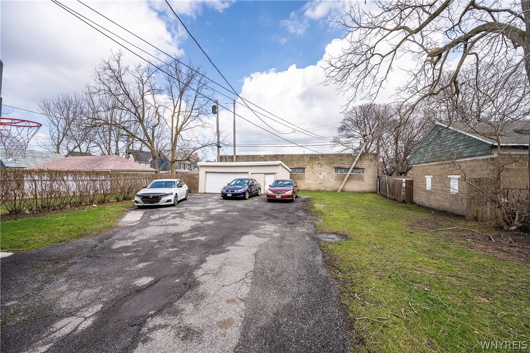287 Normal Avenue Buffalo, NY 14213 - Photo 2 of 34 287 Garage