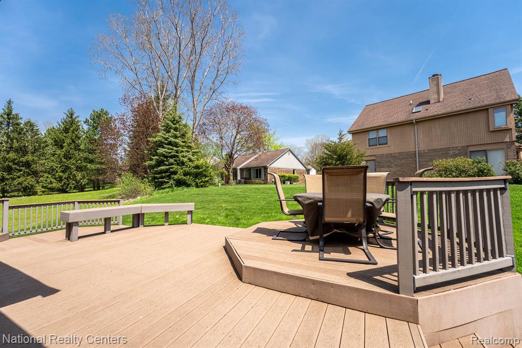 37164 Chesapeake Road Farmington Hills, MI 48335 - Photo 29 of 40