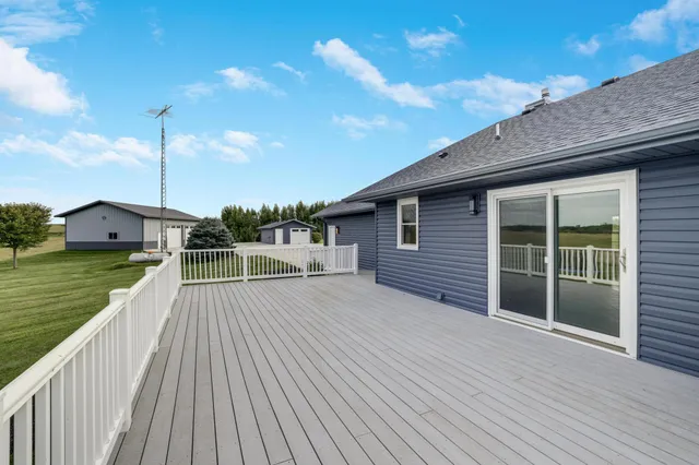 $715,000 | 66182 310th Avenue, Lake City, MN 55041