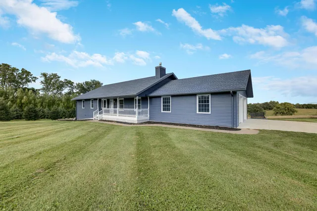 $715,000 | 66182 310th Avenue, Lake City, MN 55041