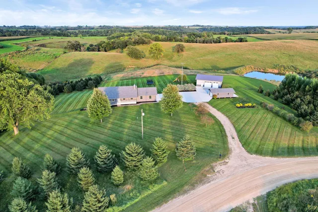 $715,000 | 66182 310th Avenue, Lake City, MN 55041