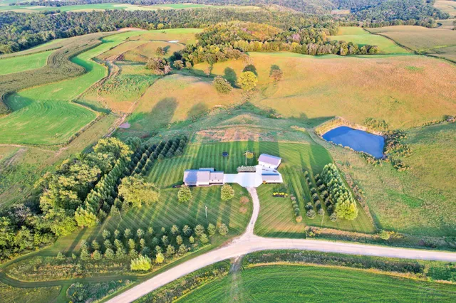 $715,000 | 66182 310th Avenue, Lake City, MN 55041